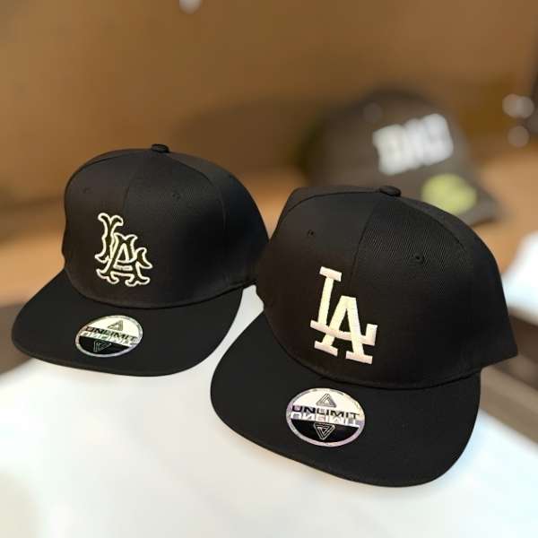 gorro jockey snapback bordado mockup los angeles LA